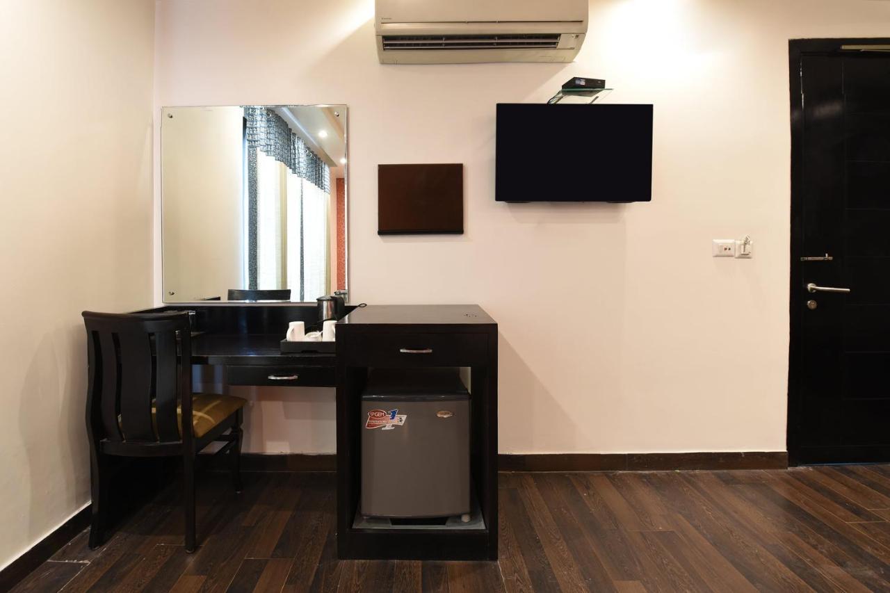 Oyo Flagship 18940 Hotel Swathi New Delhi Extérieur photo